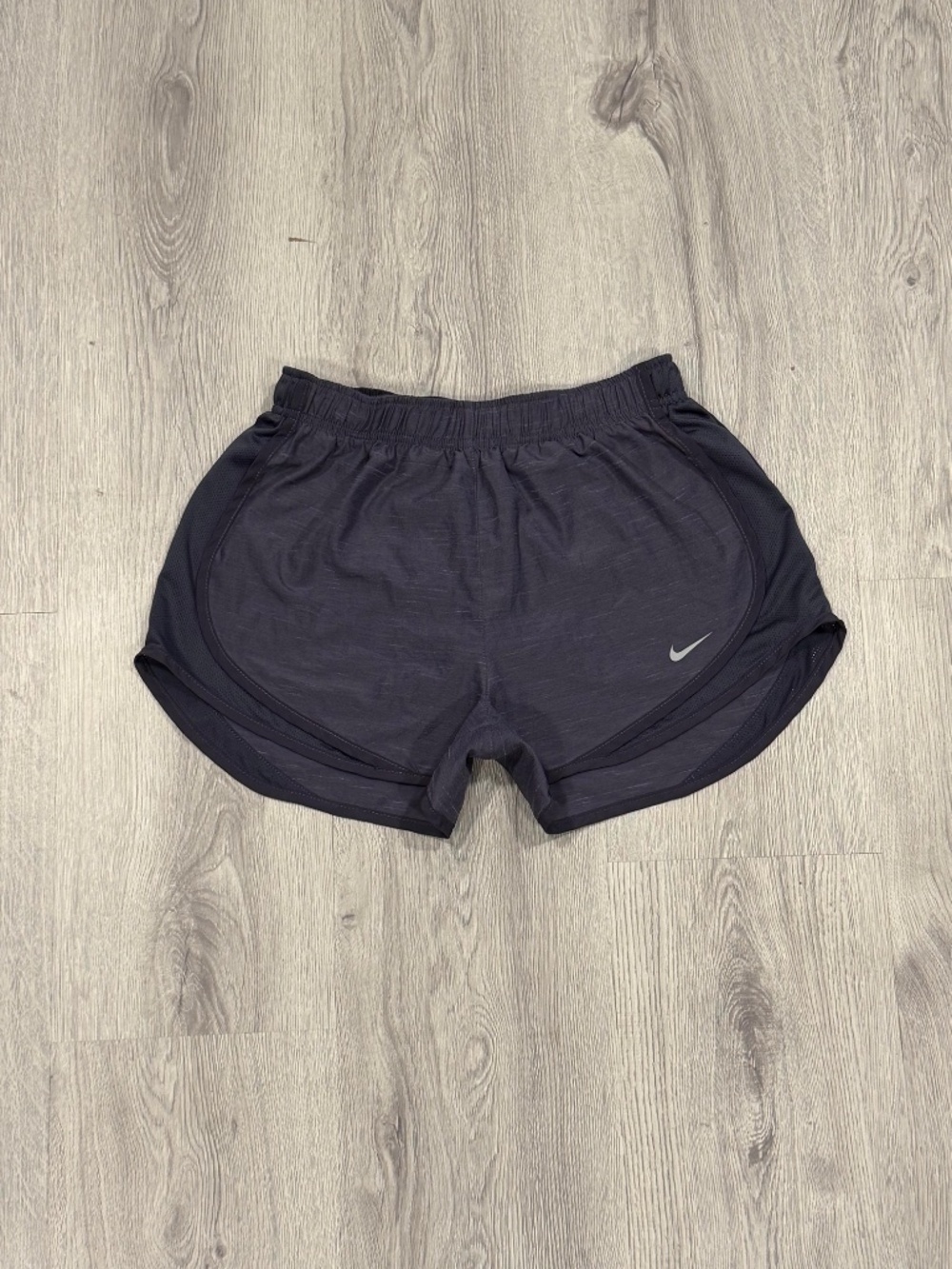 Nike Dri-FIT Women's Tempo Gym Shorts  Purple Tint - Size Small.